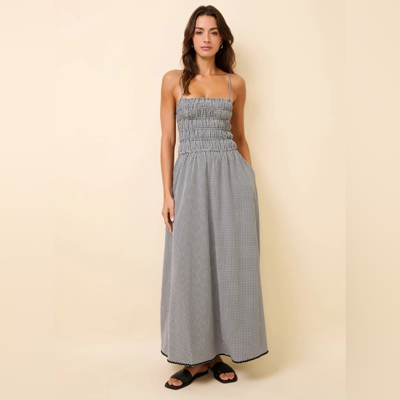 SOLID & STRIPED Dresses & Skirts - NWT Solid & Striped
Delta Midi Dress Noir Gingham